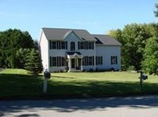 11 Arbor View Dr, Ballston Lake, NY 12019