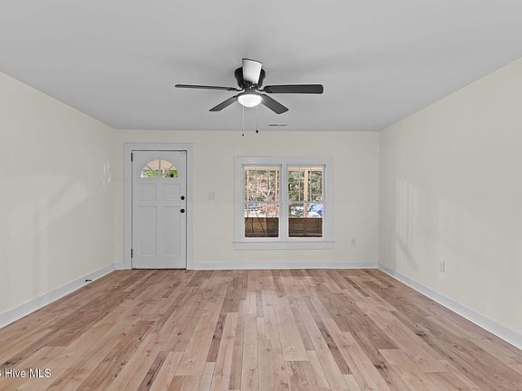 4th image of 110 Carolina Avenue