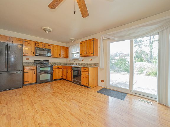 5th image of 640 Rockhurst Rd