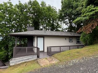 209 Lloyds Mountain Rdg, Waynesville, NC 28786