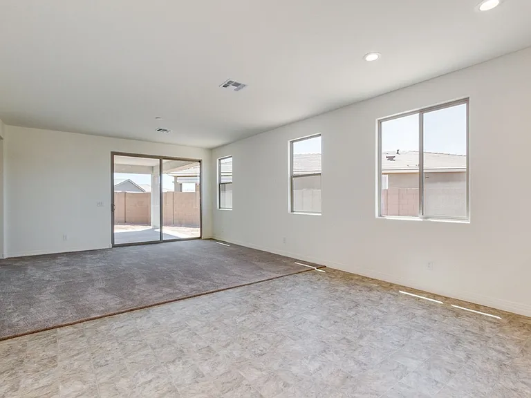 1674 N Hester Trl — Photo 9