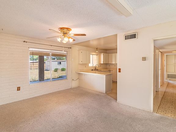 4th image of 107 E Avenue J