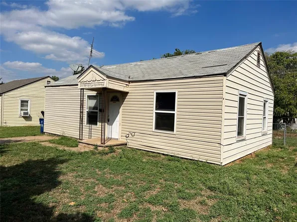 1505 S 11th St, Chickasha, OK 73018
