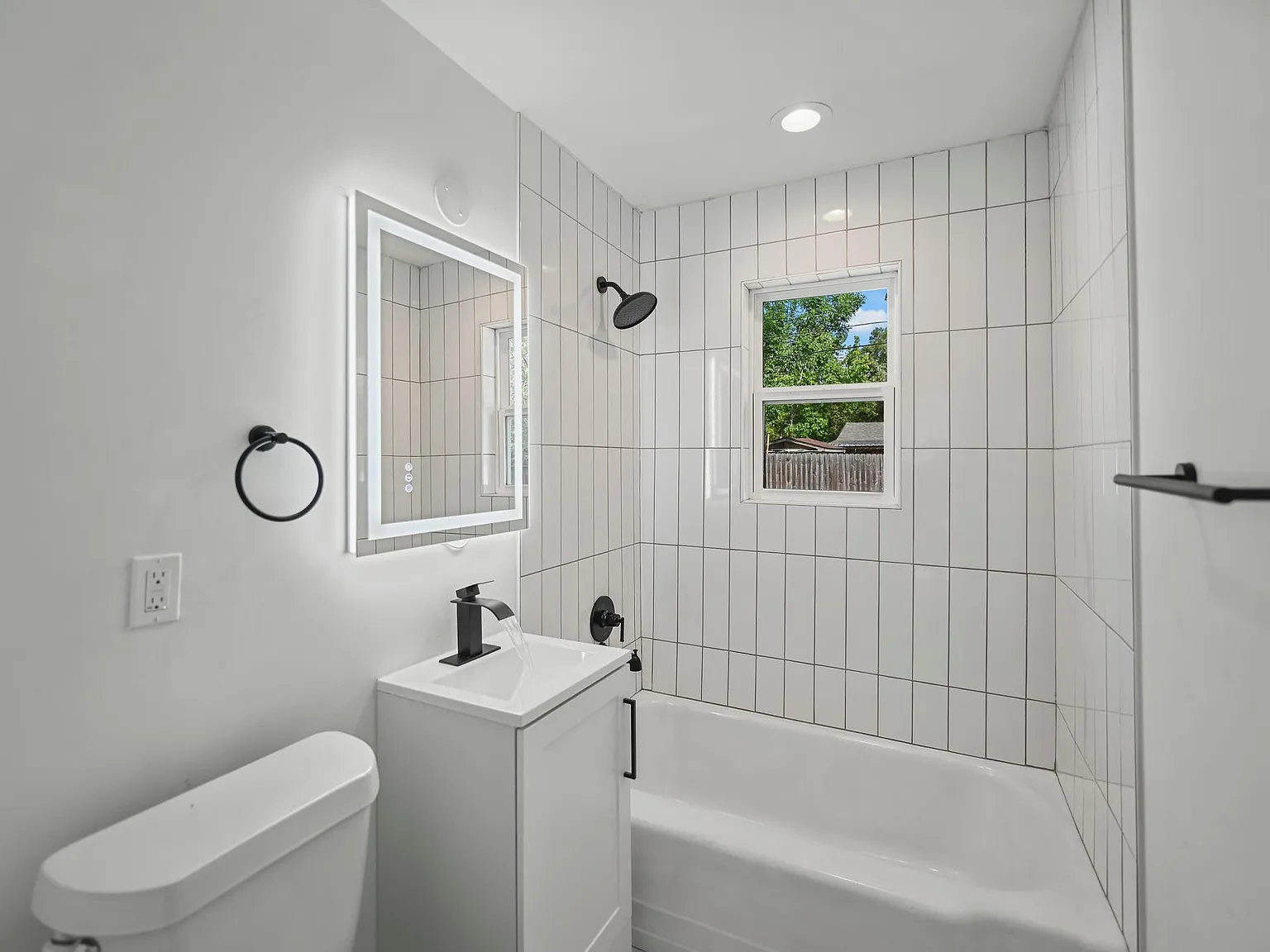 5823 Pershing St — Photo 3