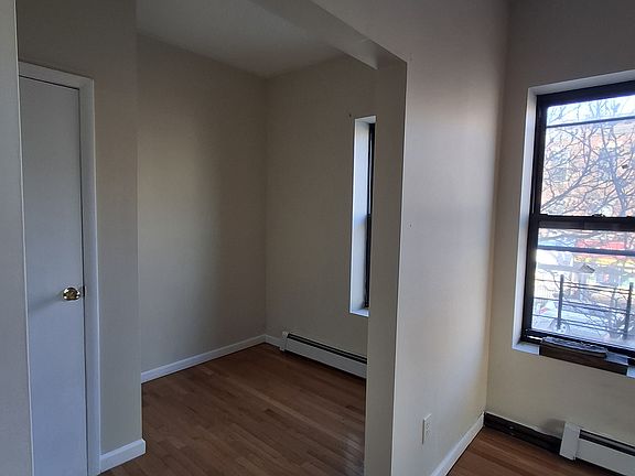 5th image of 635 Rogers Ave Suite 1