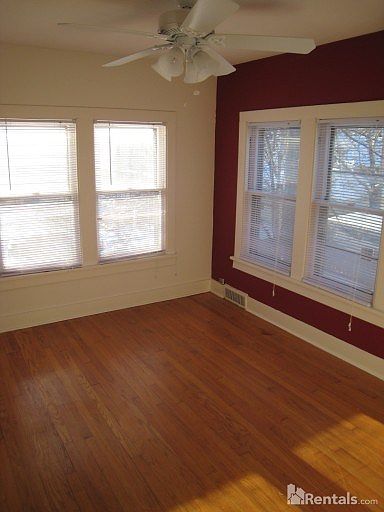 2nd image of 206 N 6th St APT 3