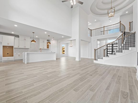 4th image of 32419 Sandhill Place St