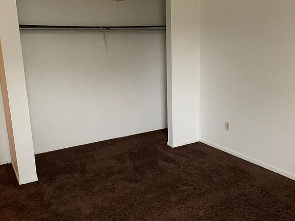 4th image of 1131-33 Silver Meadows Dr