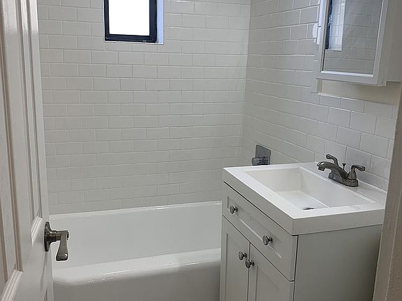 5th image of 100 W 85th St APT 2