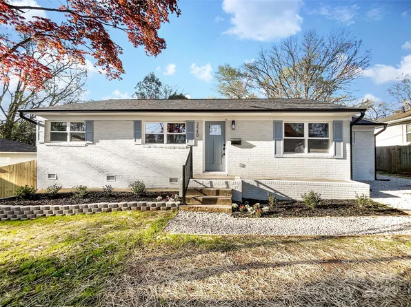 2540 Elkwood Cir, Charlotte, NC 28205