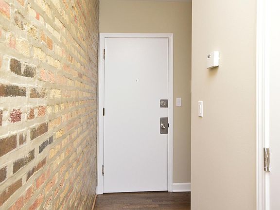 4th image of 1625 W Fargo Ave APT 1S