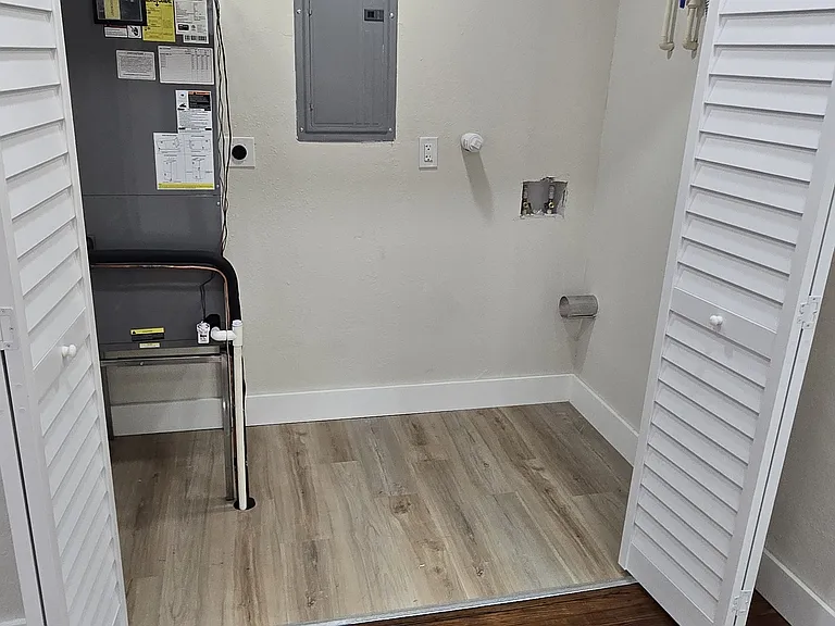 2045 Buckman St — Photo 16