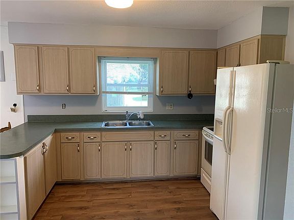 2nd image of 221 Sample Ave W
