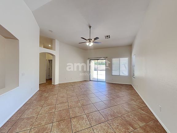 4th image of 15121 W Polk St