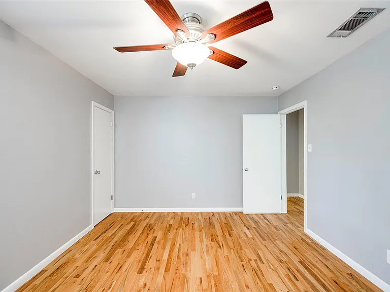 403 W Elizabeth St #B — Photo 7