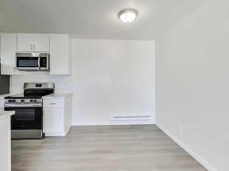 16424 Foothill Boulevard — Photo 15