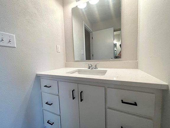 4th image of 1751 Eldorado Dr APT 5