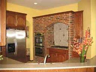 4th image of 3807 NE 36th St