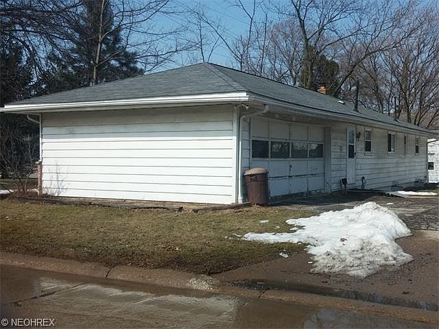 2nd image of 560 N State Rd