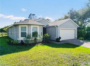 2802 40th St SW, Lehigh Acres, FL 33976