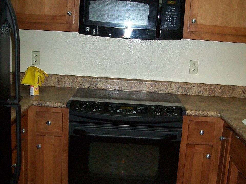 2nd image of 1025 Southwood Dr APT B