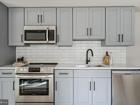 5th image of 3515 Midvale Ave Unit 201
