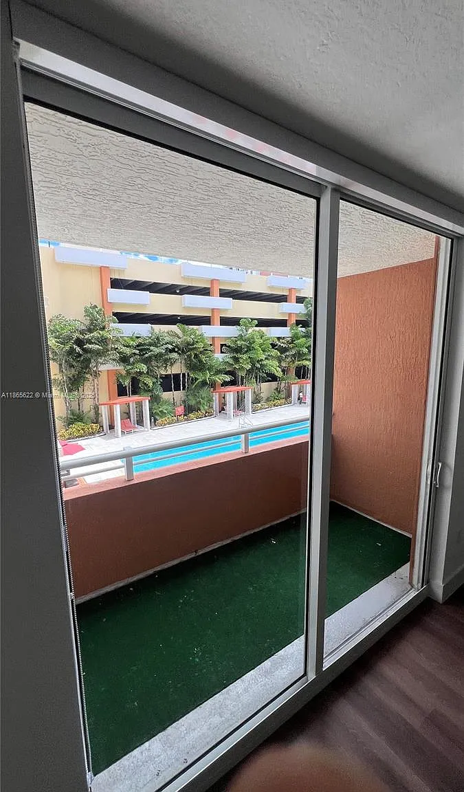 Venture At Aventura West — Photo 4