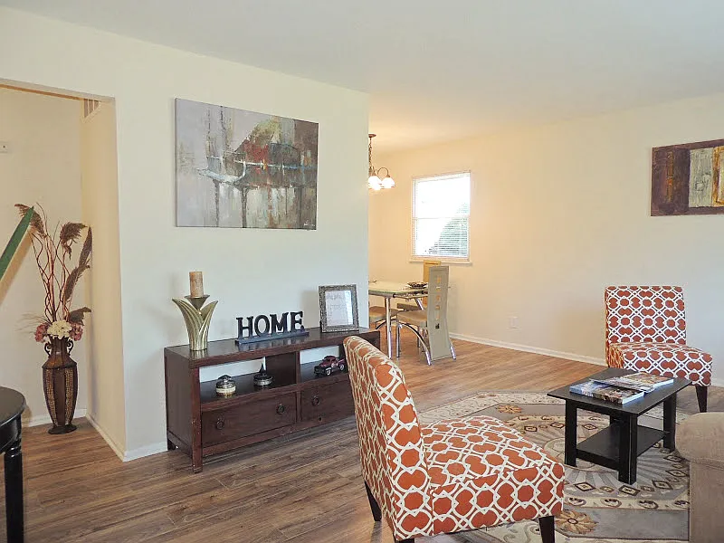 Recently & Completely Renovated 4 Bed - 2 Bath Cape Cod for Rent! — Photo 2