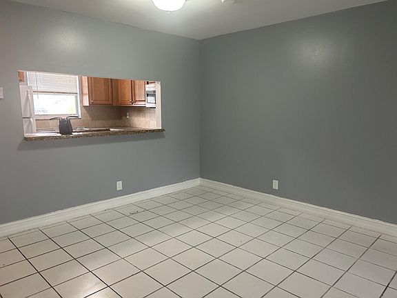4th image of 729 Lori Dr APT 101