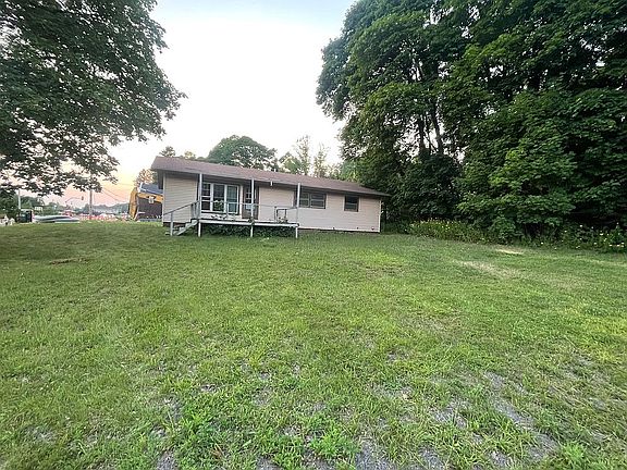 3rd image of 20840 Royce Rd