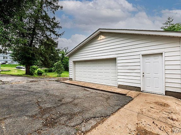 4th image of 1216 Miller Rd