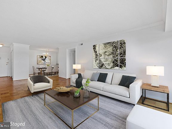 4th image of 1300 Army Navy Dr APT 1023