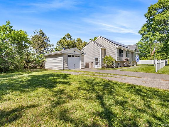 3rd image of 49 Oakdale Avenue