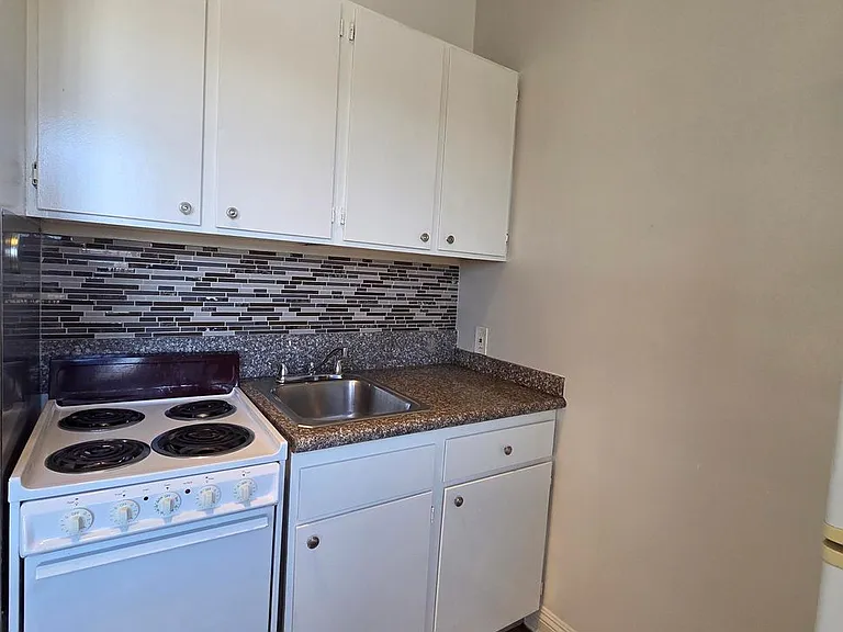 13501 Inglewood Ave — Photo 1