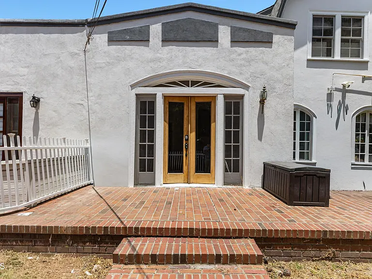 1115 S Wilton Pl #B — Photo 8