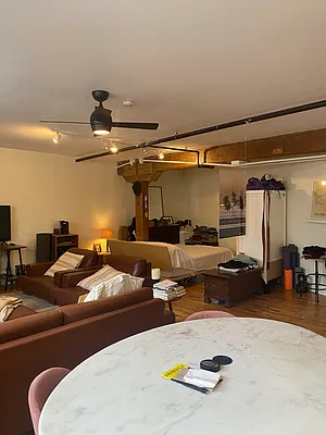 Rented by R New York | media 22