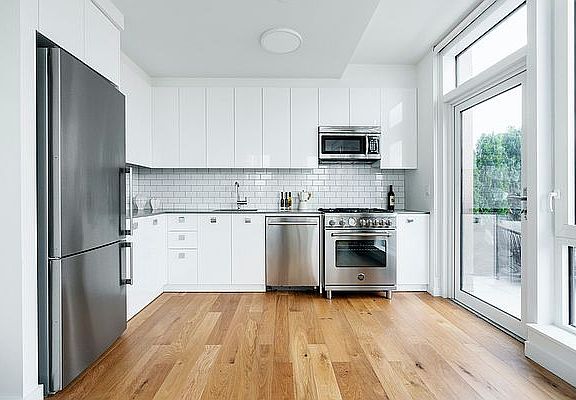 4th image of 125 Delancey St APT 2107