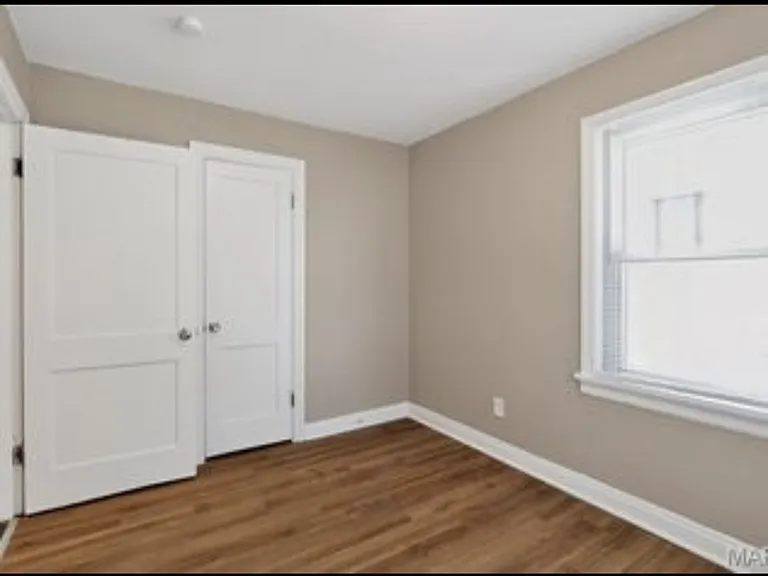 405 Estelle Ave — Photo 8