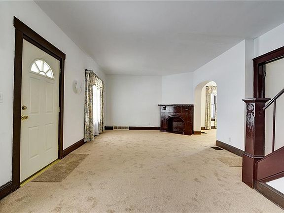 3rd image of 1305 W 91st St