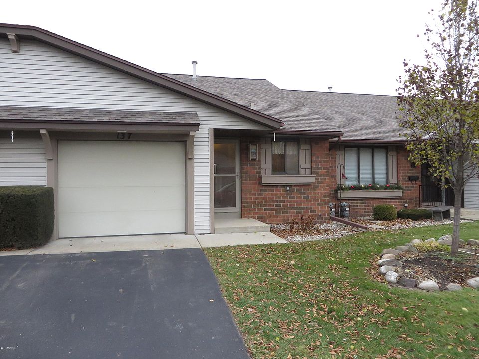 1st image of 137 Parkside Dr #137