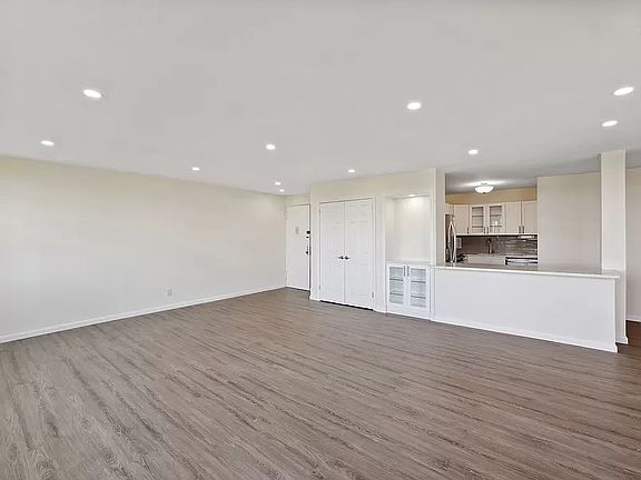 4th image of 724 166th St APT 9C