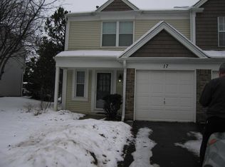 17 Marion Ln, Streamwood, IL