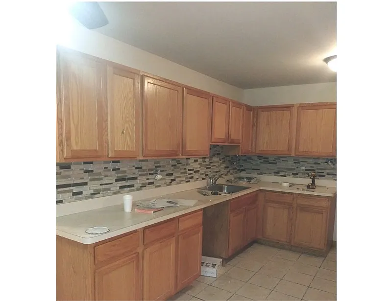 16419 Sawyer Ave photo 1