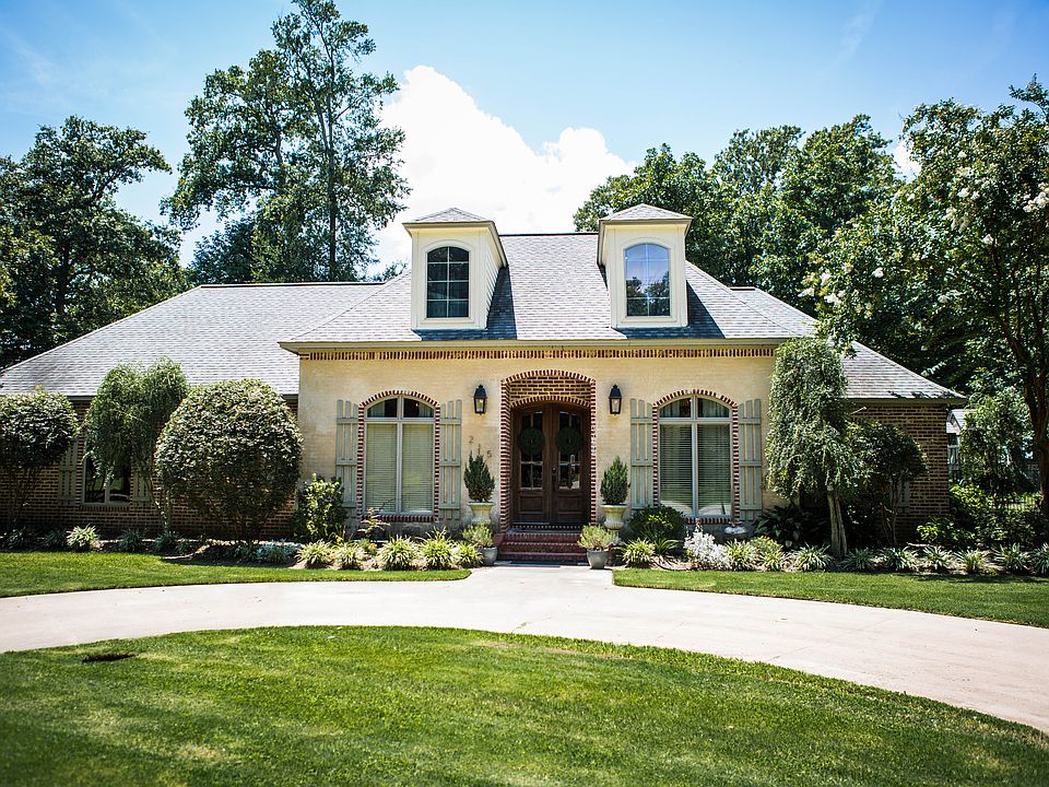 1st image of 235 Golf Links Cir
