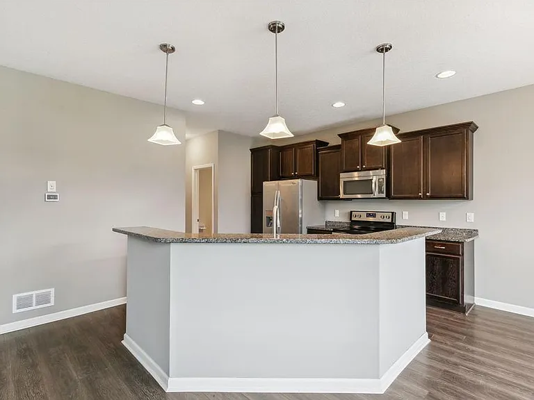 12420 Bataan St NE — Photo 8