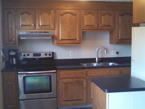 5th image of 238 Purcell Ave