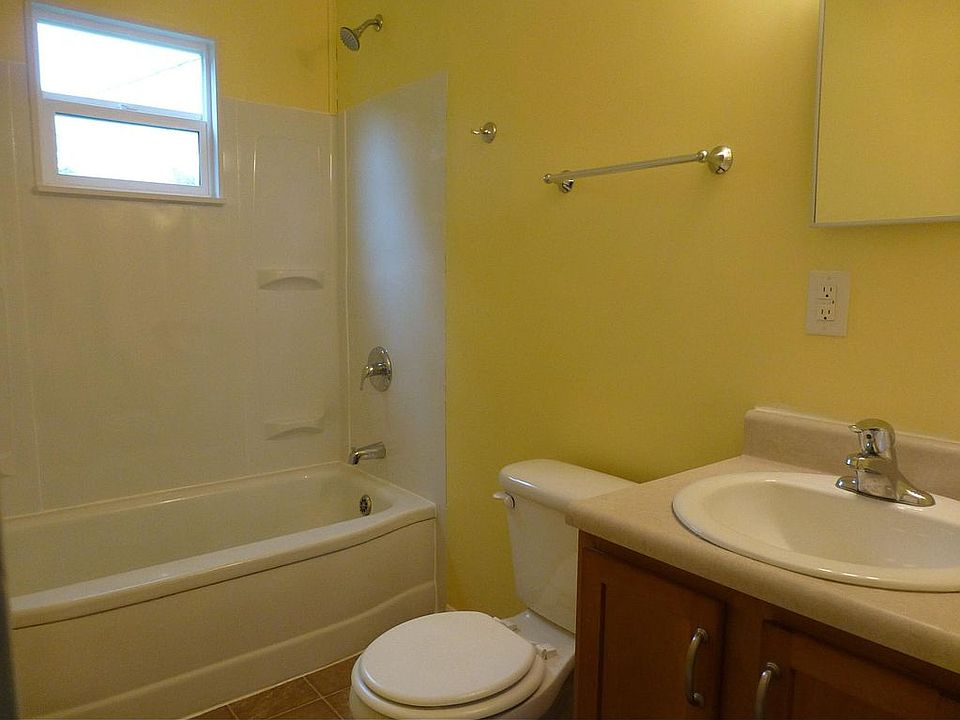 2nd image of 2213 S Race St