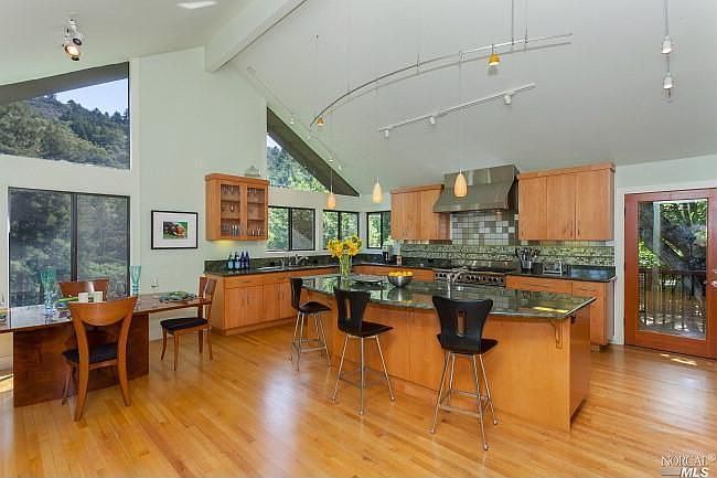 1st image of 302 Madrone Ave