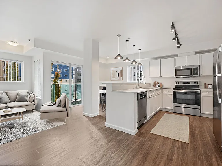 Mercerview Apartments — Photo 7