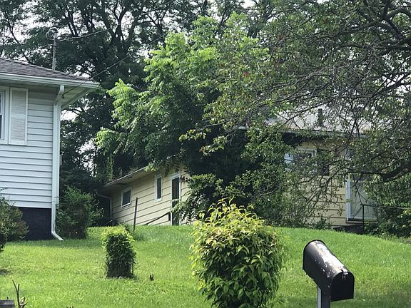 3rd image of 800 Northway St